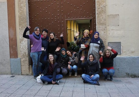 Imagen de cabecera de La Porta del Món, la cooperativa-restaurant de totes i per a totes